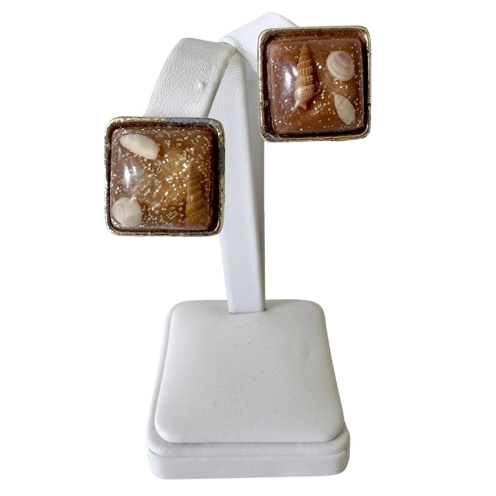 Vintage 1950s Lucite Seashell Earrings Coastal Beachy Brown Square Clip On Gold